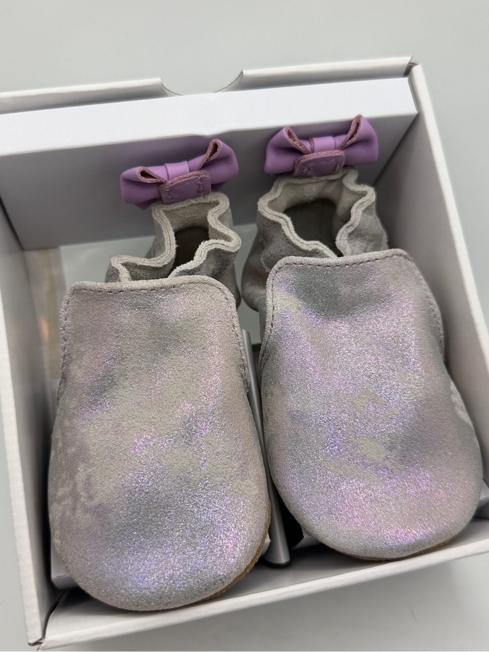 Robeez Baby Girls Pretty Pearl Shoes - Silver Iridescent 6-12M